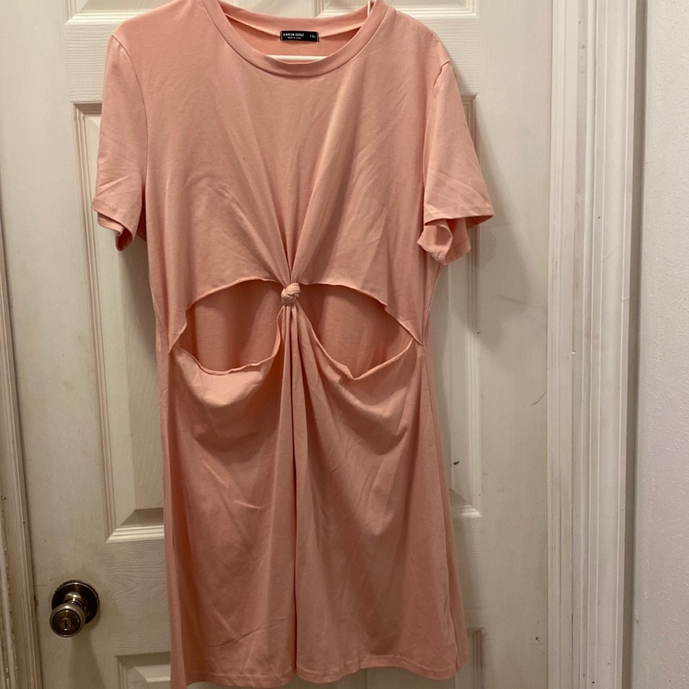 Shein 1XL pink dress with front middle cutouts